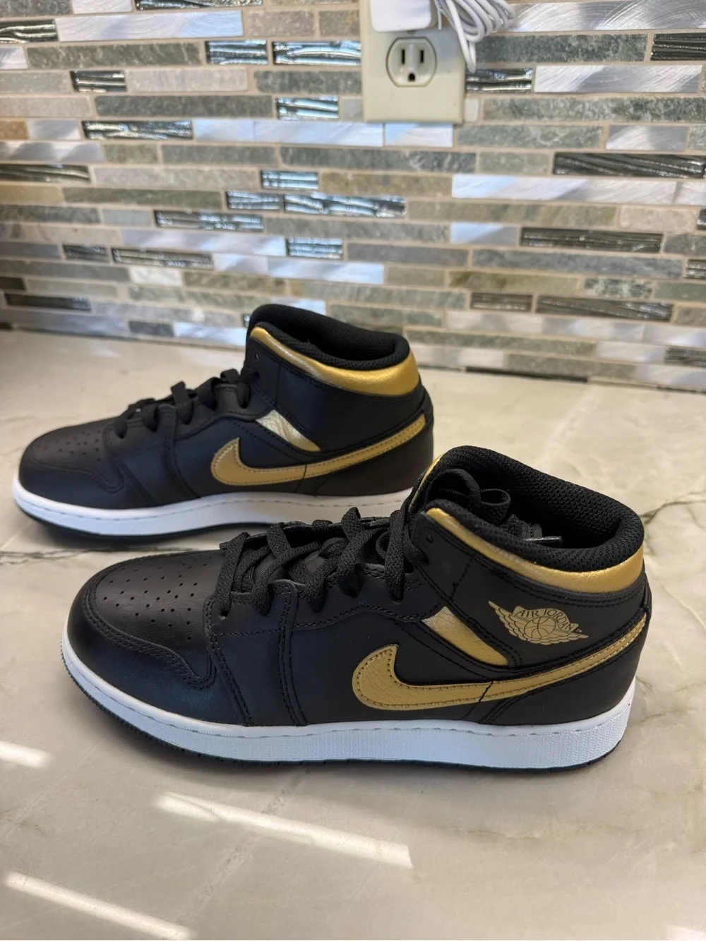Nike sleek mid